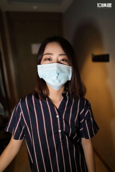 男爵夫l人调教手机