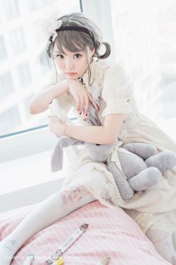 《聂小雨黑皮衣5分多钟视频原版》